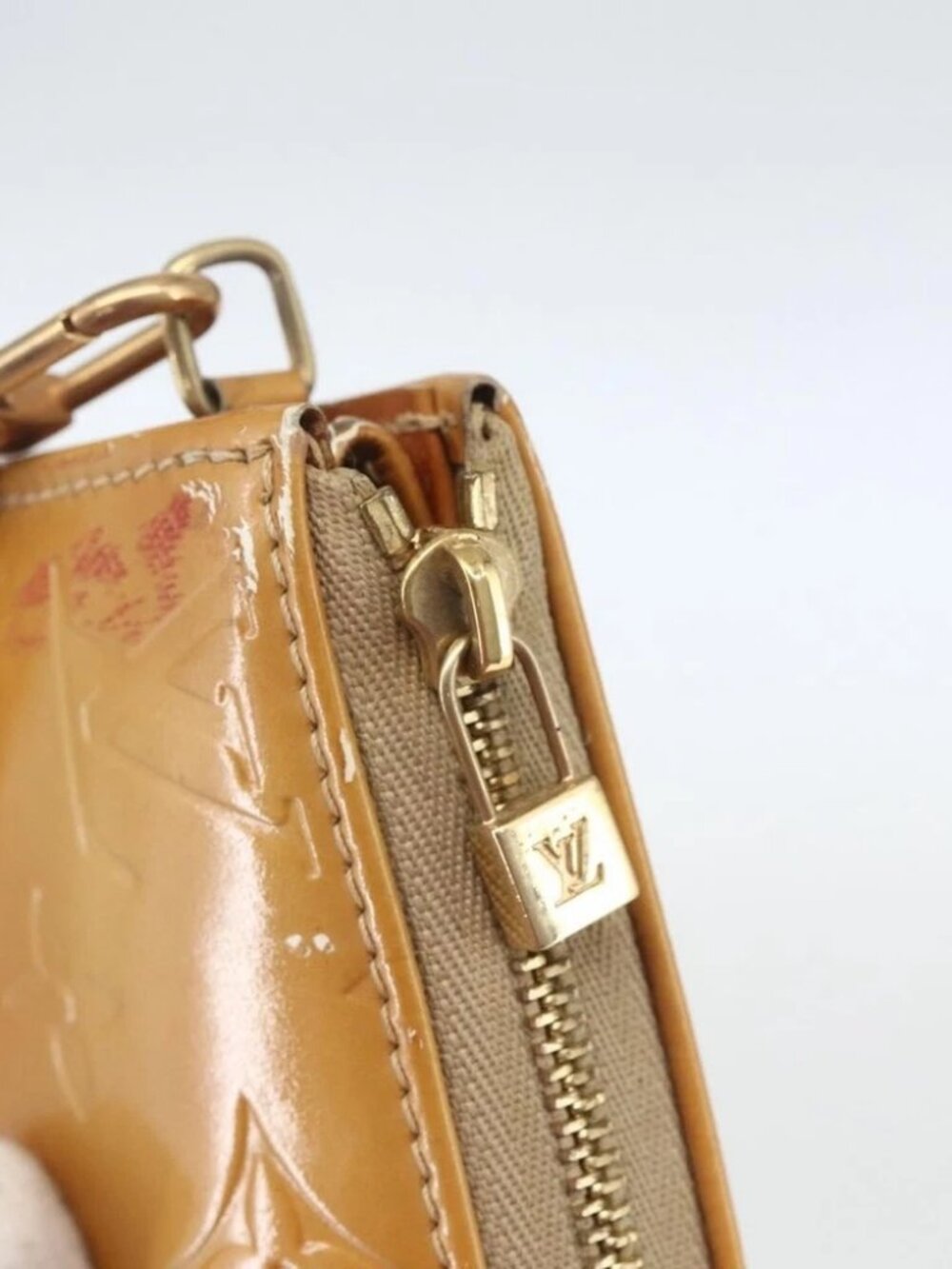 LOUIS VUITTON Monogram Vernis Lexington Accessory Pouch Beige M91010 Auth - Picture 8 of 15